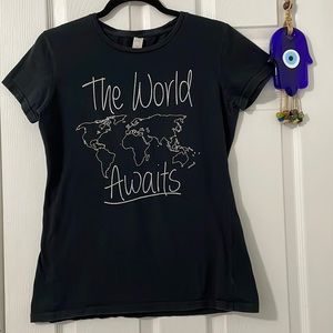 🧿 4 for $20 Air Waves T-shirt in Black - The World Awaits - Size Medium 🖤